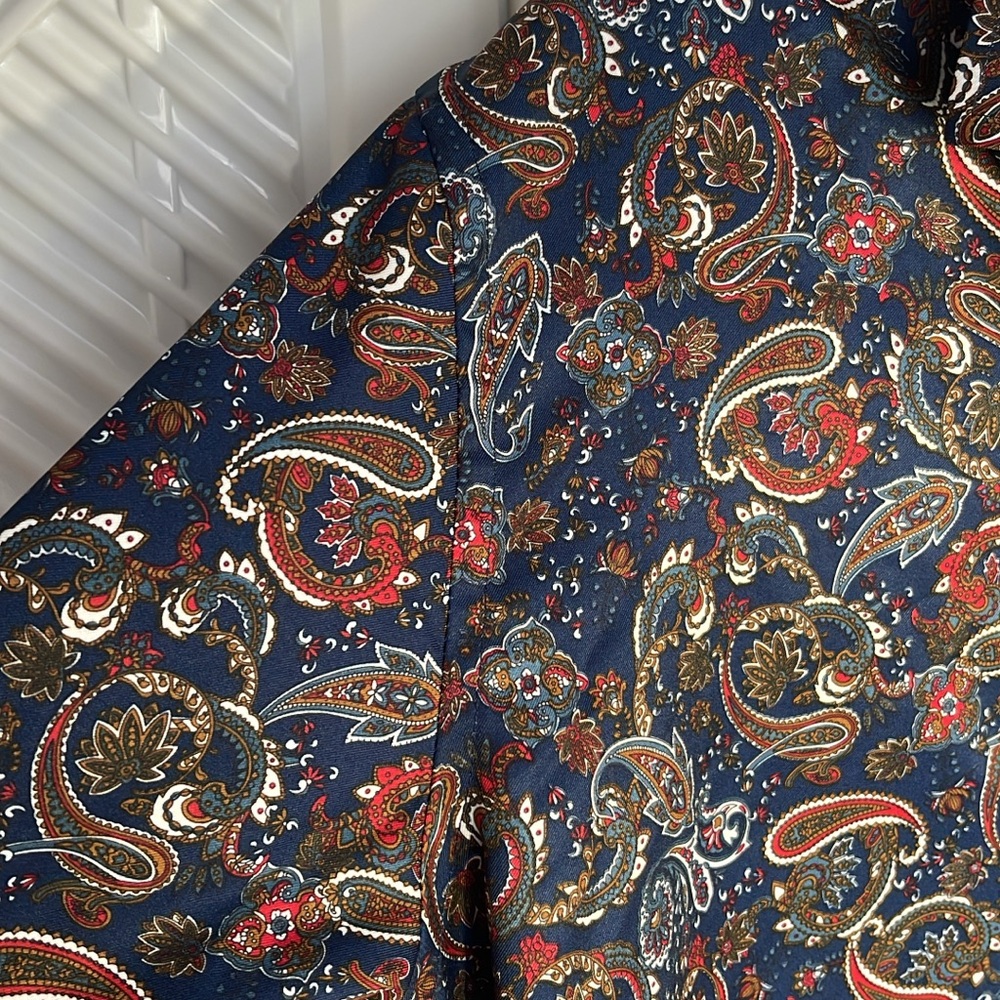 Consequence Men’s Button Down Size Medium - image 3